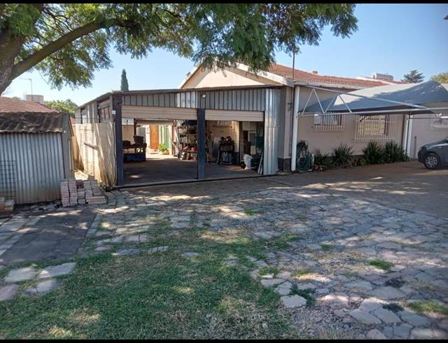 3 BEDROOM HOUSE FOR SALE IN CROYDON